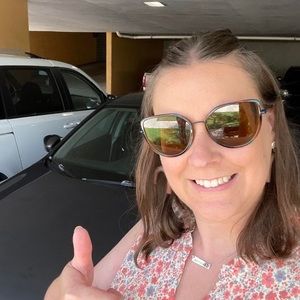 Meet your Posher, Julie